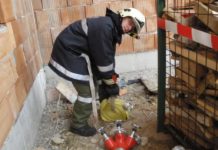 Personenbergung aus AWIK