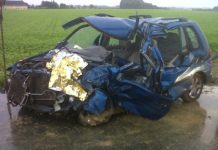 Verkehrsunfall mit eingeklemmter Person alt